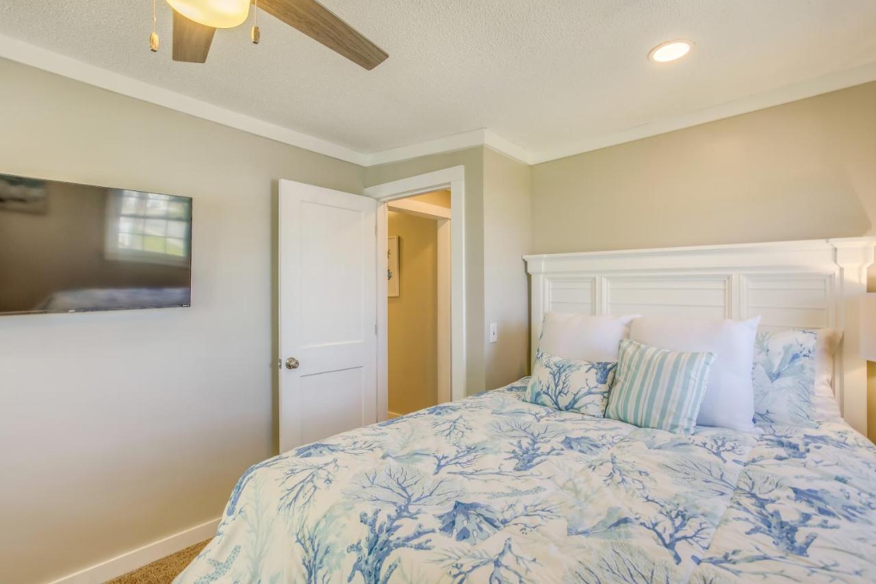 Waterfront North Myrtle Beach Home With Pool And Deck Exterior photo