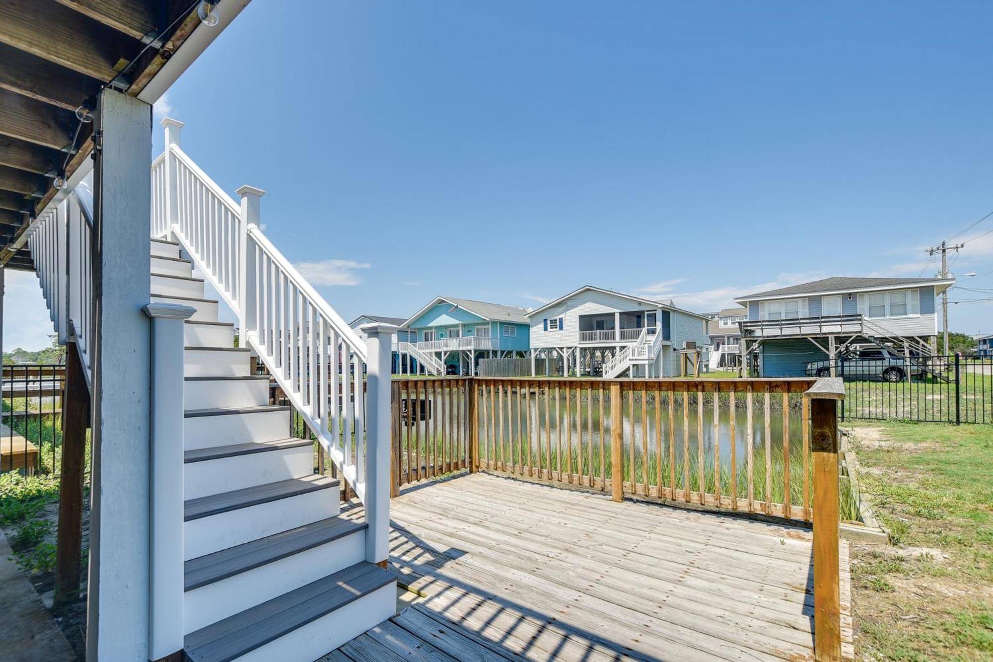 Waterfront North Myrtle Beach Home With Pool And Deck Exterior photo